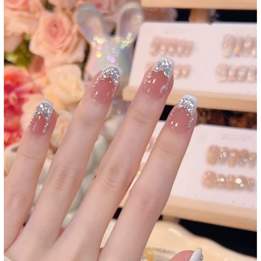 【在世界做女主】手工穿戴甲气质款光疗美甲