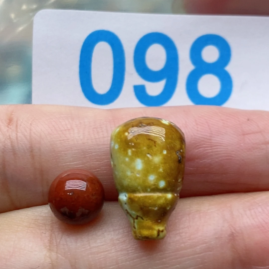 南红玛瑙未镶嵌珠宝奇石
