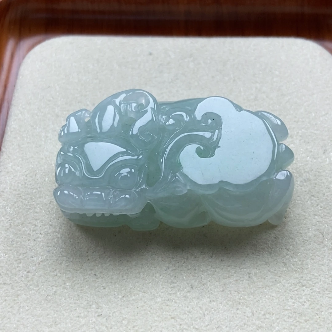 翡翠未镶嵌颈饰霸王貔貅吊坠
