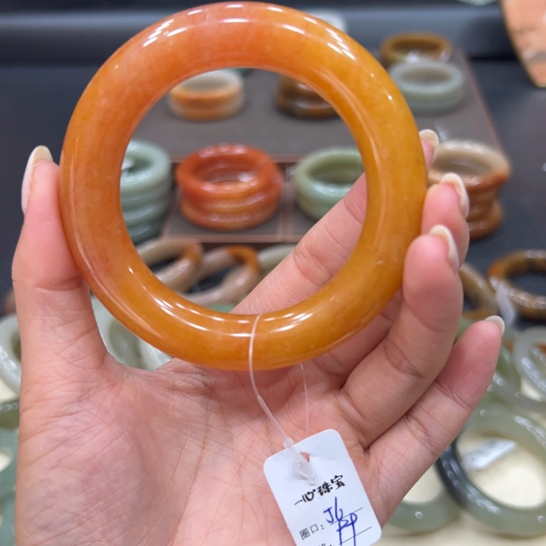 未镶嵌手镯石英质玉