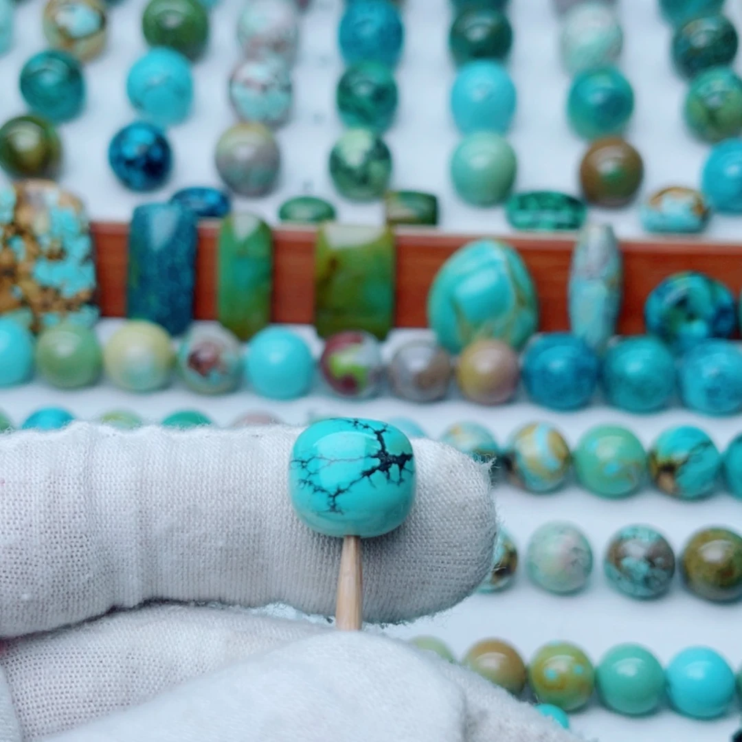 未镶嵌绿松石珠宝奇石