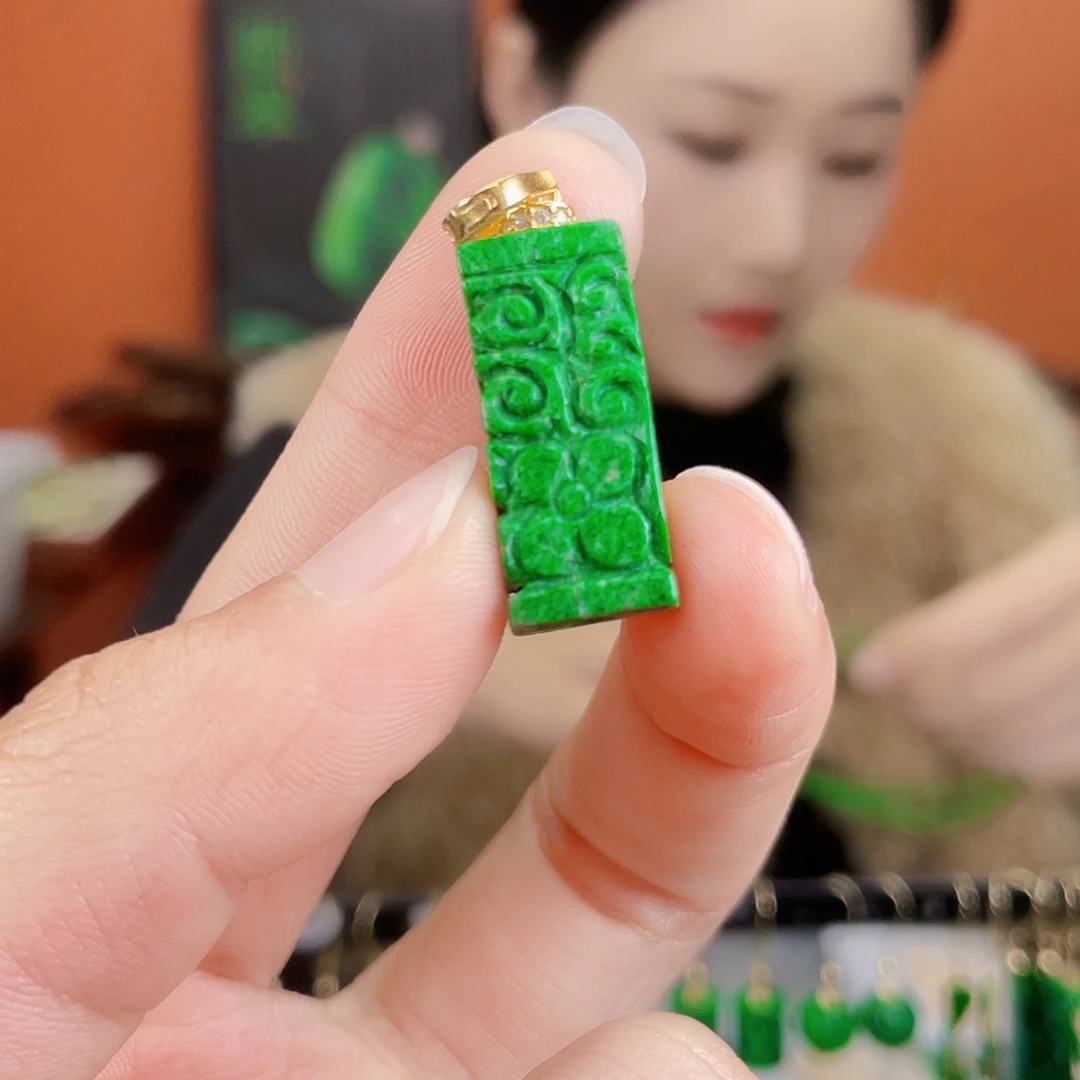 翡翠未镶嵌耳饰饰品