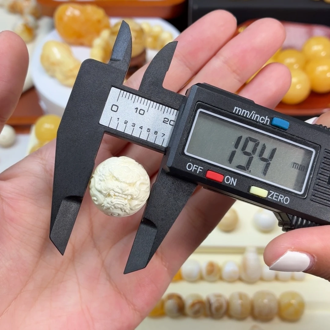 琥珀未镶嵌珠宝奇石乌料石膏白