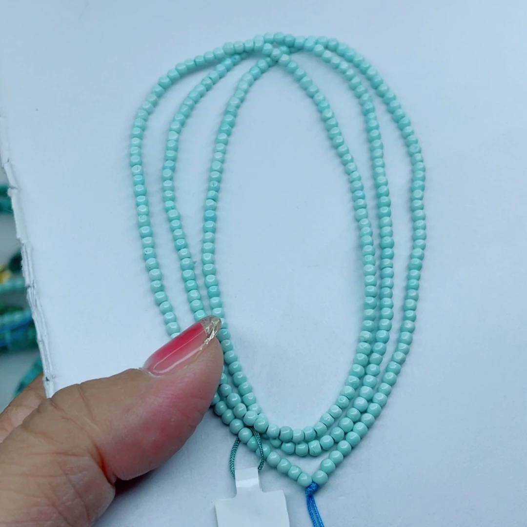 绿松石未镶嵌颈饰一****?