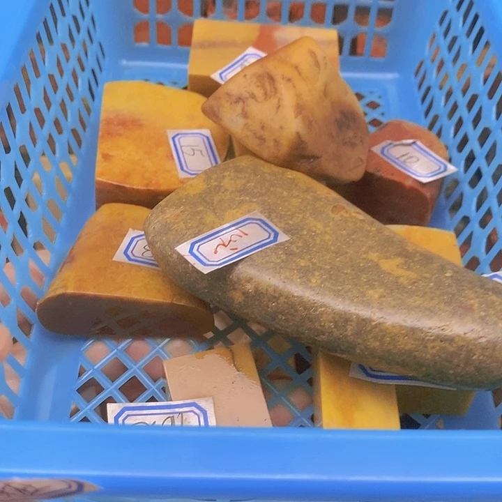 自***者寿山石印石天然原石