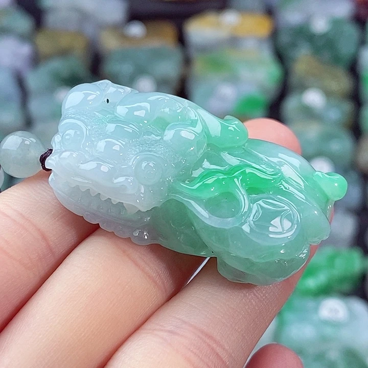 颈饰未镶嵌翡翠天然