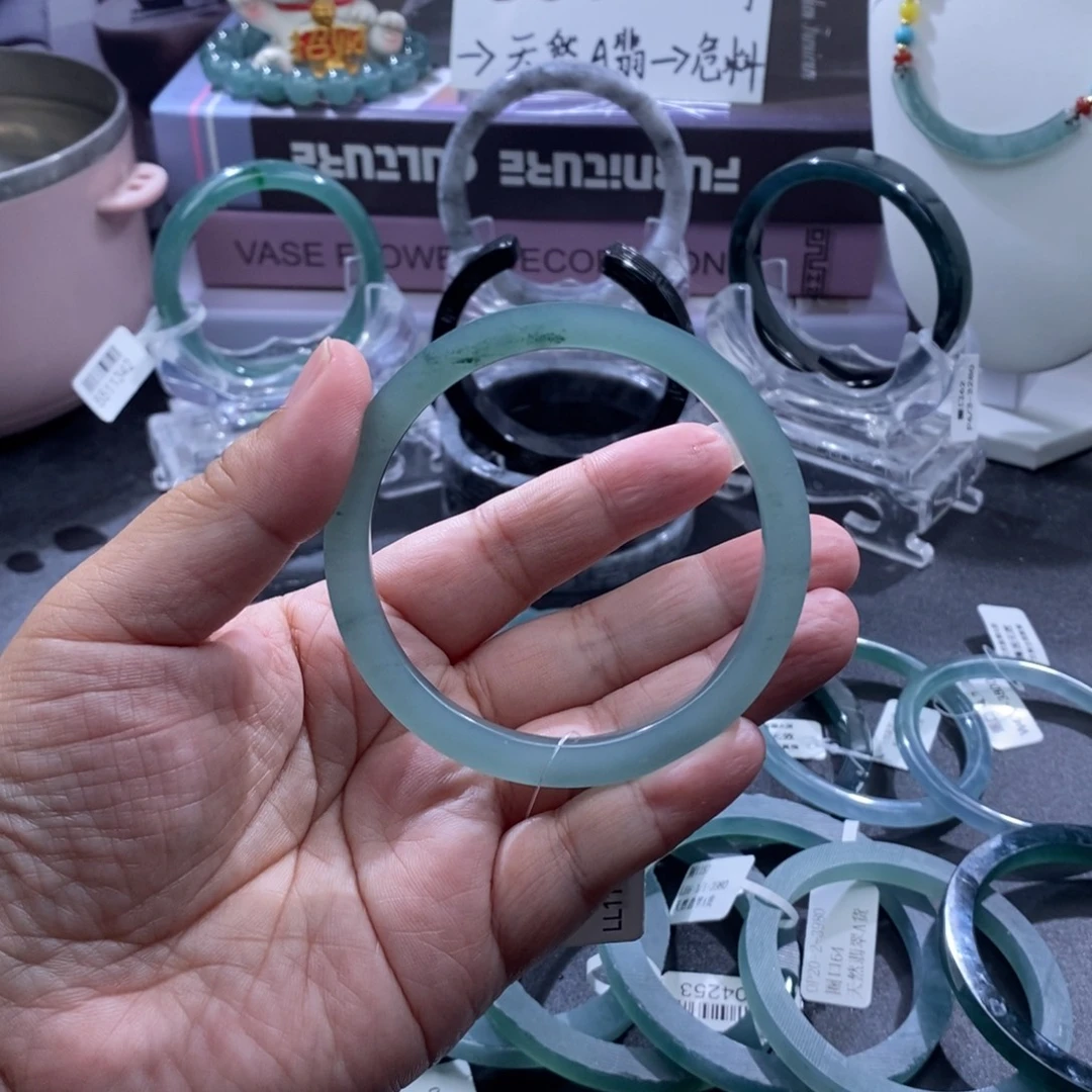 G***y定制翡翠未镶嵌手镯方