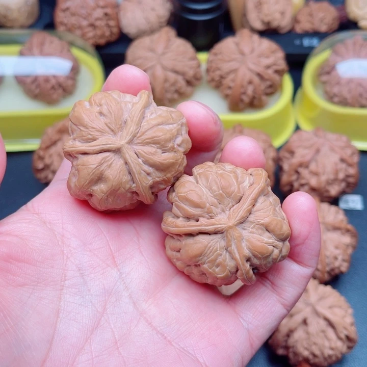 把件文玩核桃蛤蟆头三棱40×39×38