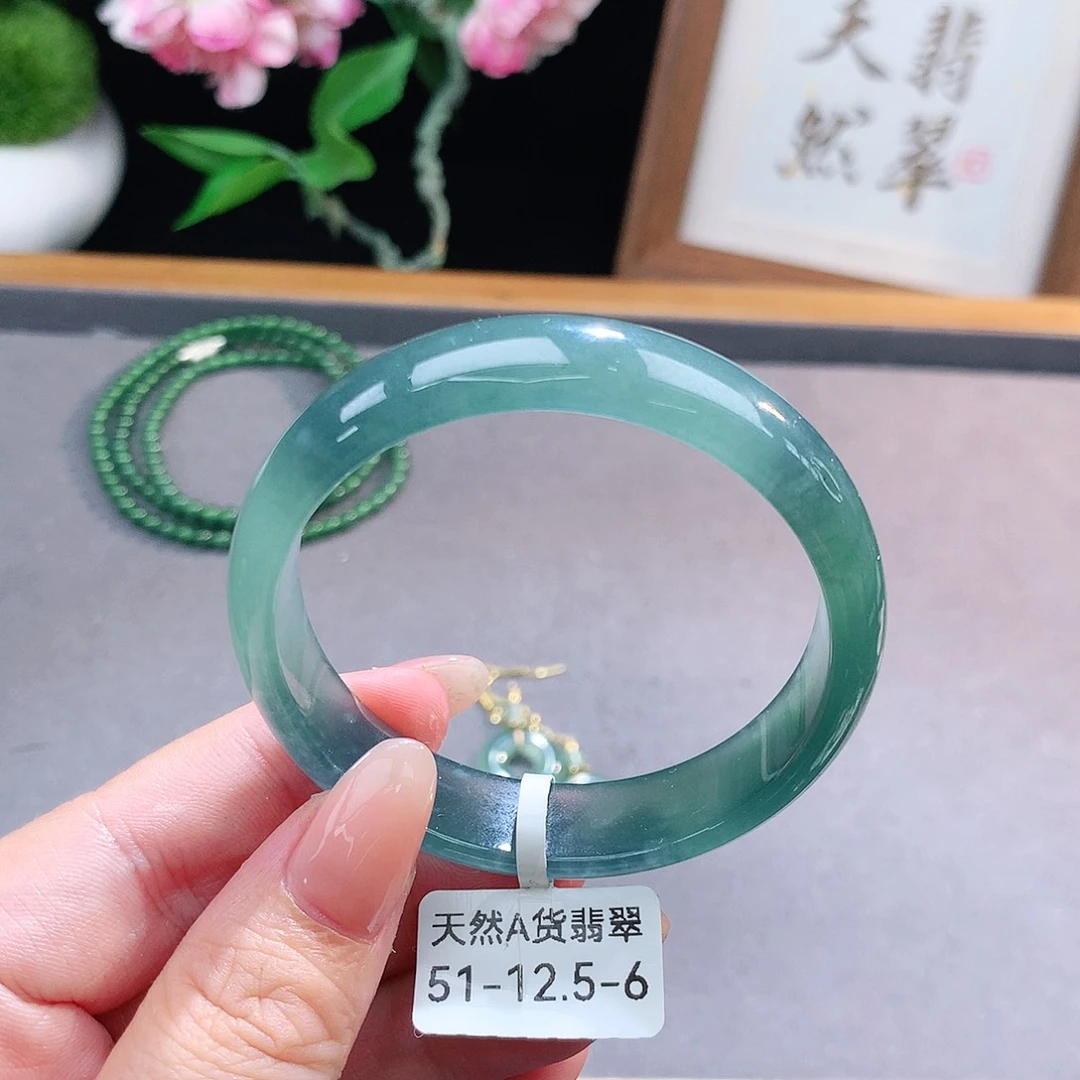 未镶嵌手镯（圆镯）翡翠