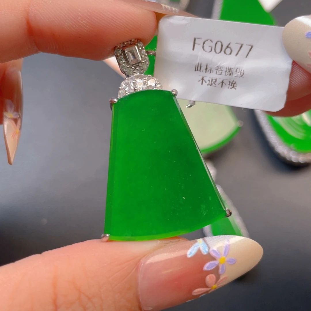 【闪购商品】颈饰银S925镶嵌翡翠翡翠