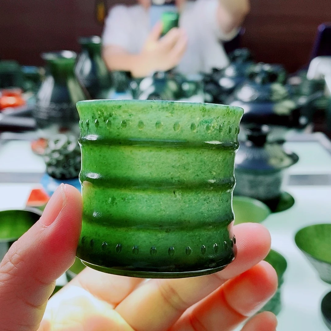 未镶嵌和田玉（青玉）摆件