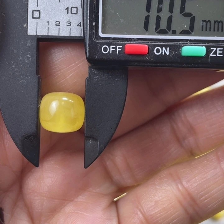 蜜蜡未镶嵌裸石18杂