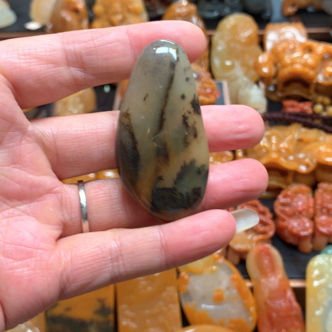 石英质玉（黄龙玉）未镶嵌挂件