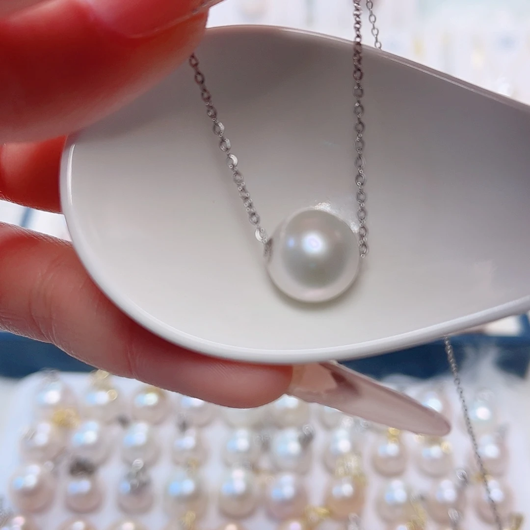 18K金镶嵌淡水珍珠颈饰