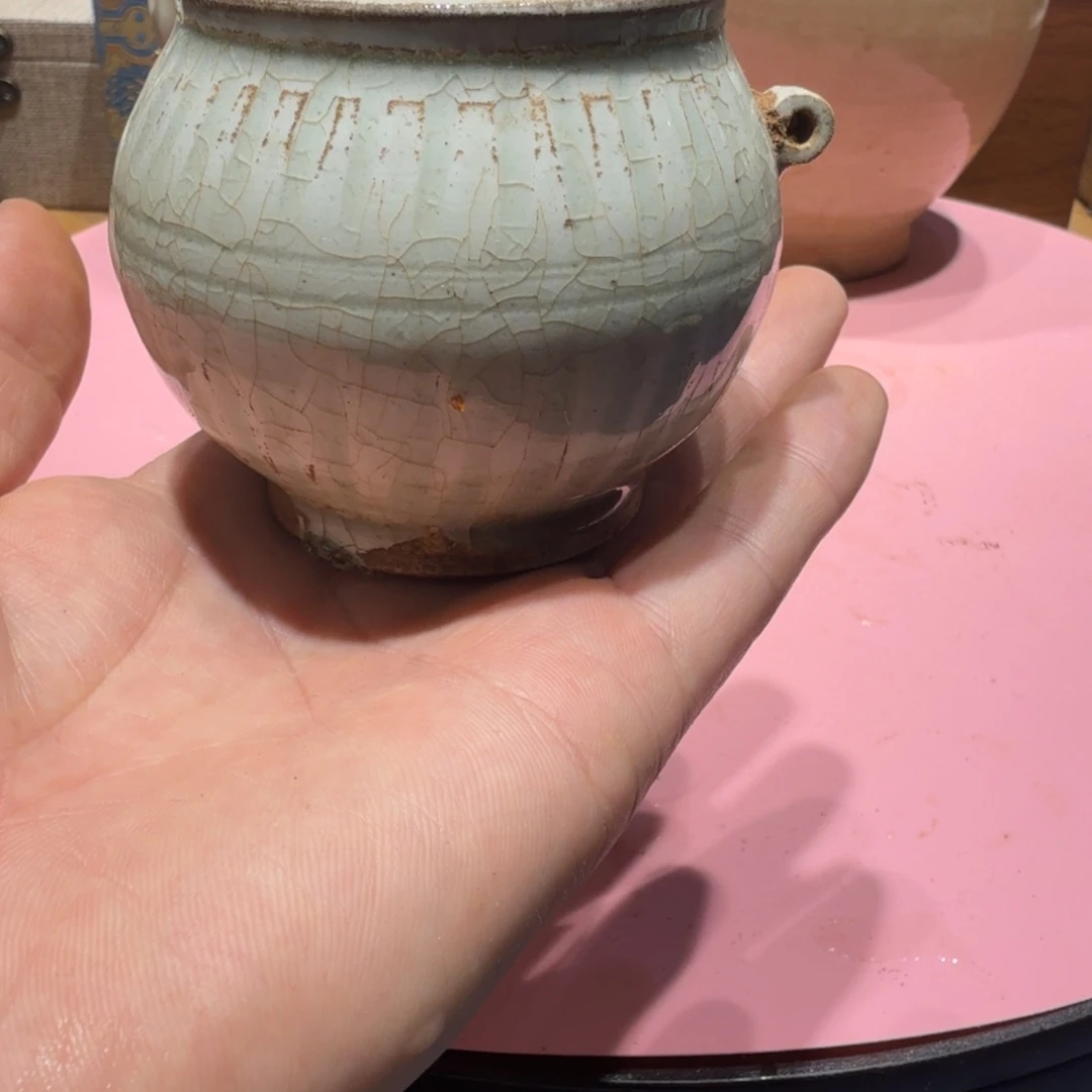 宇***华陶其他漂亮的小瓷瓶子