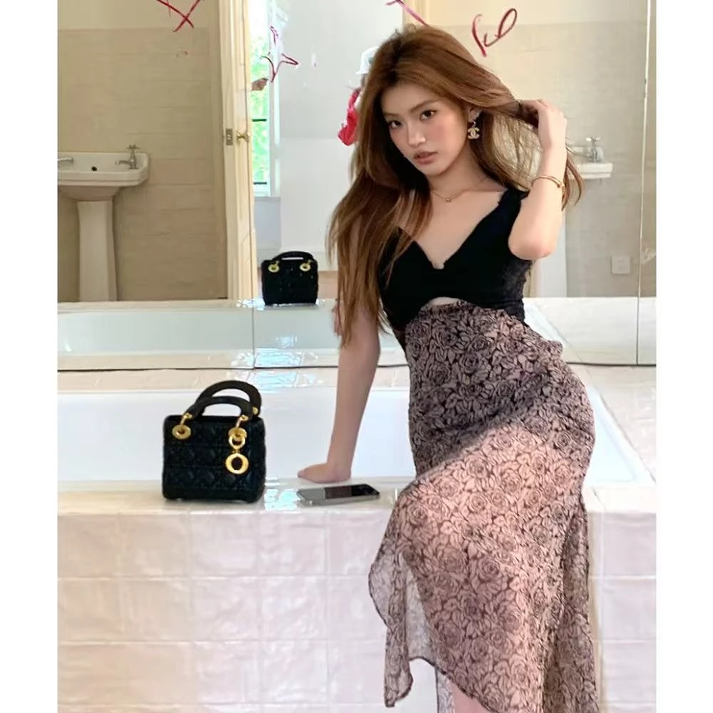 2025夏装新款轻熟风玫瑰印花蕾丝V领连衣裙女开叉包臀裙长裙