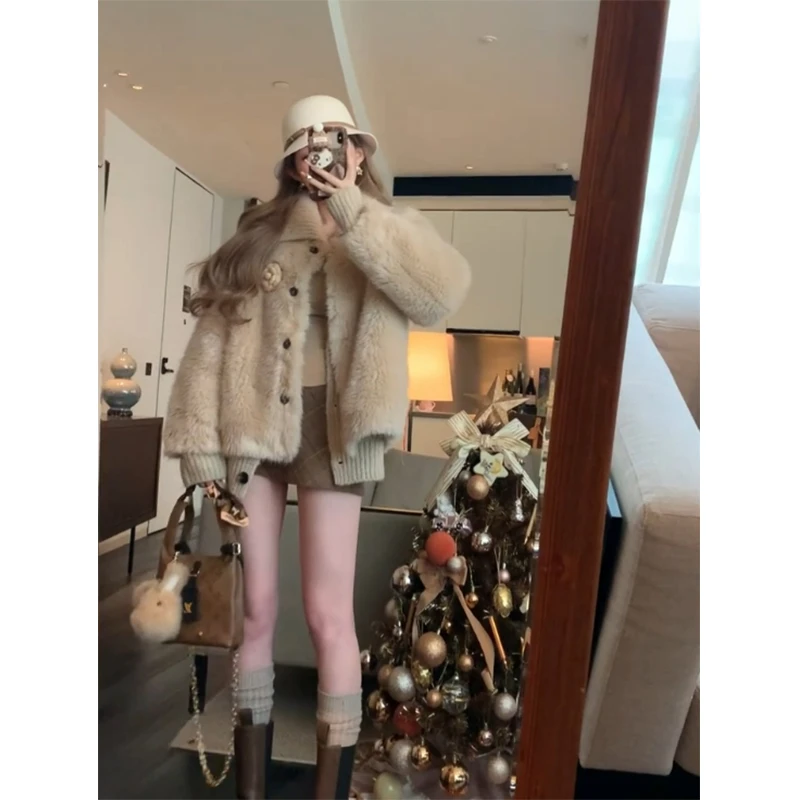 韩系气质女神2024冬季新款粗棒针翻领毛衣拼接毛毛外套配格纹短裙