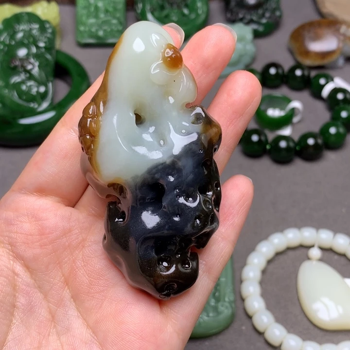 和田玉未镶嵌颈饰