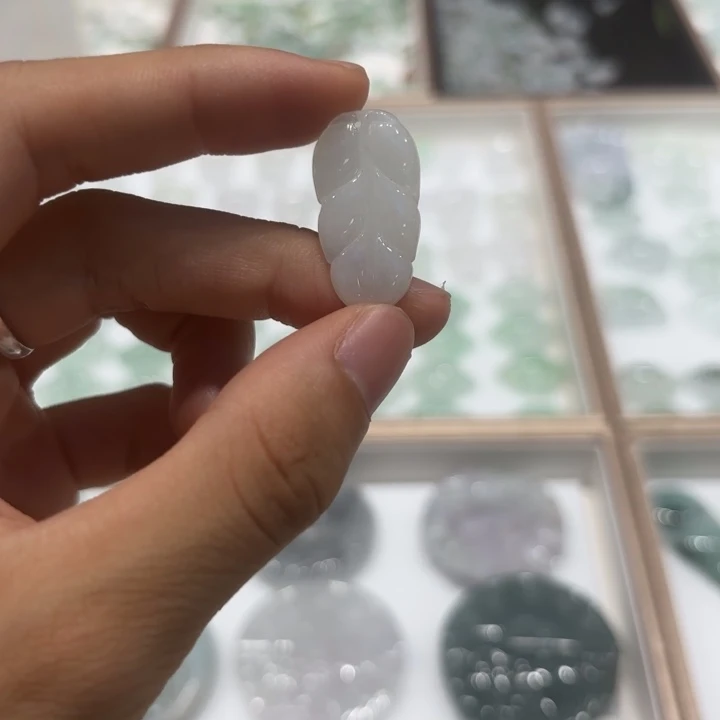 翡翠未镶嵌颈饰那翡翠
