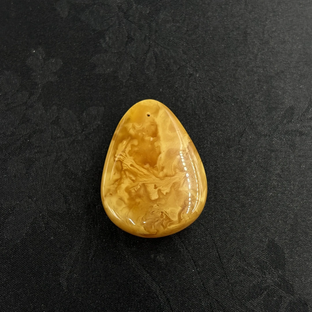 「戴琴珠宝」Q1600-蜜蜡吊坠（多样性发其一）