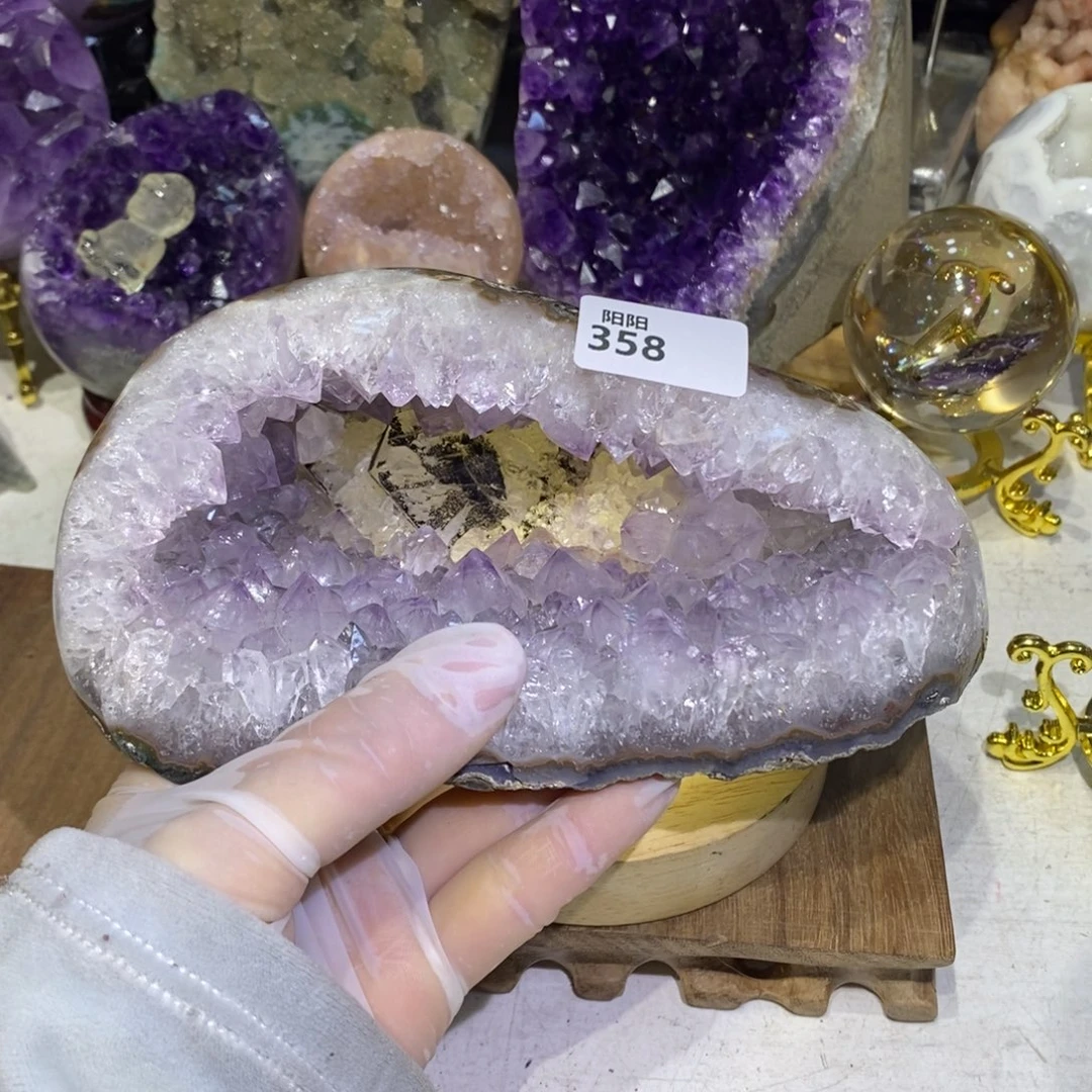 紫晶大型摆件（非配饰）未镶嵌方解石