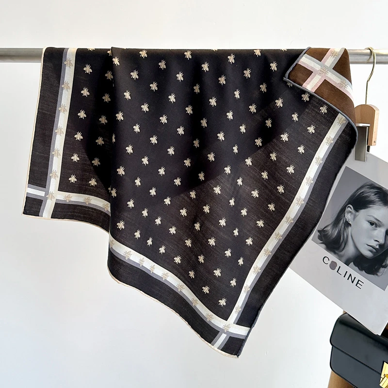 丝毛双面黑咖小蜜蜂方巾手工卷边时尚气质高档披肩