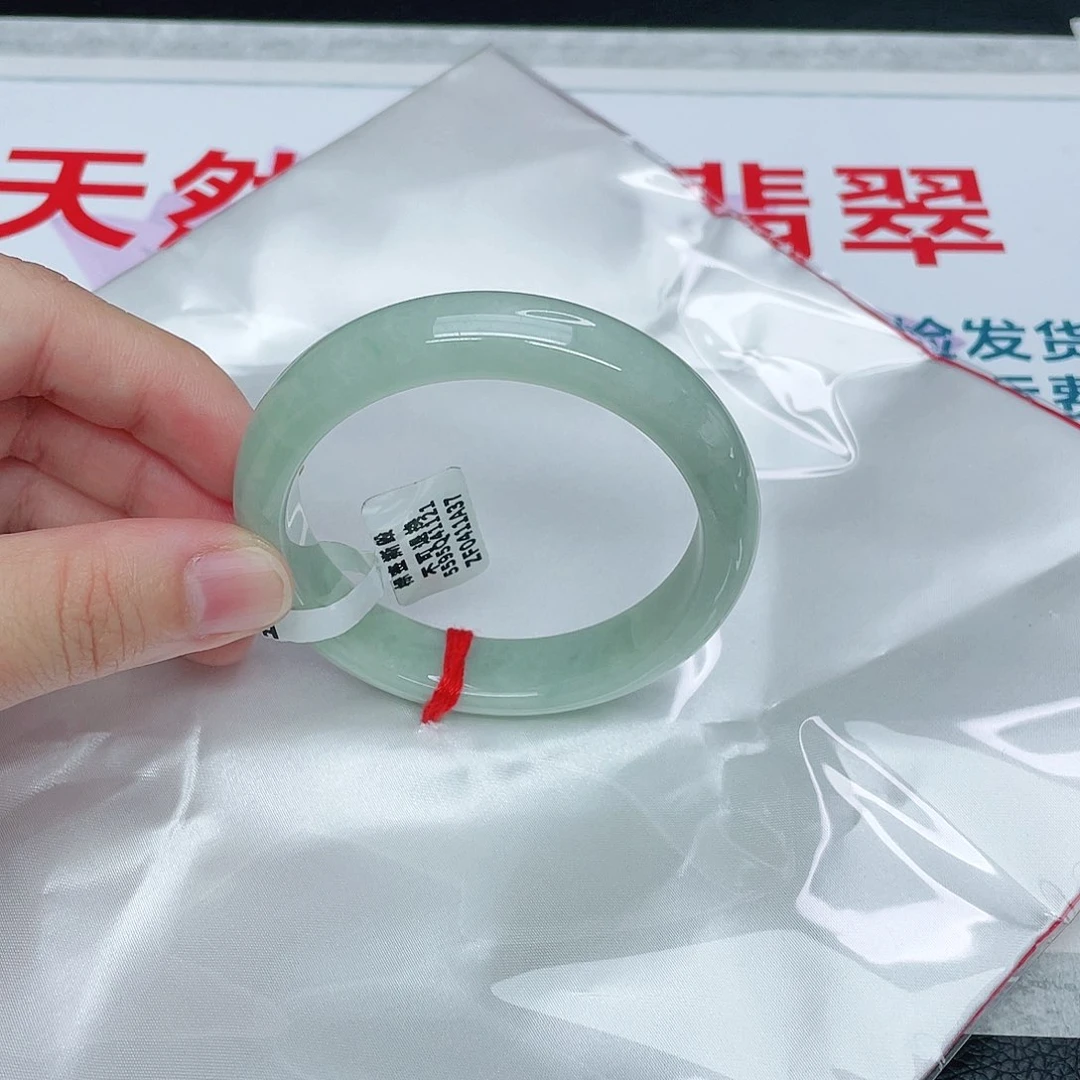 翡翠手镯未镶嵌正54.7