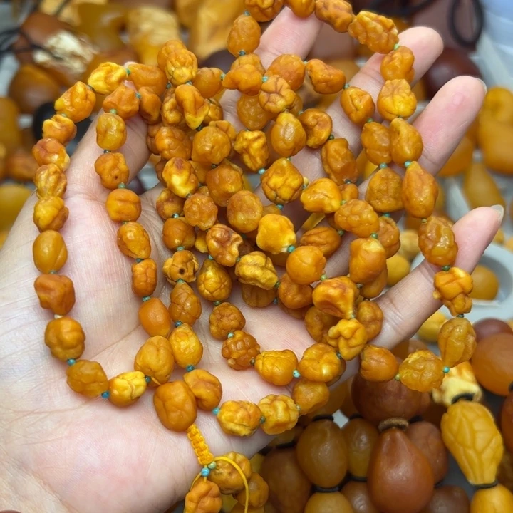 琥珀未镶嵌裸石天然蜜蜡