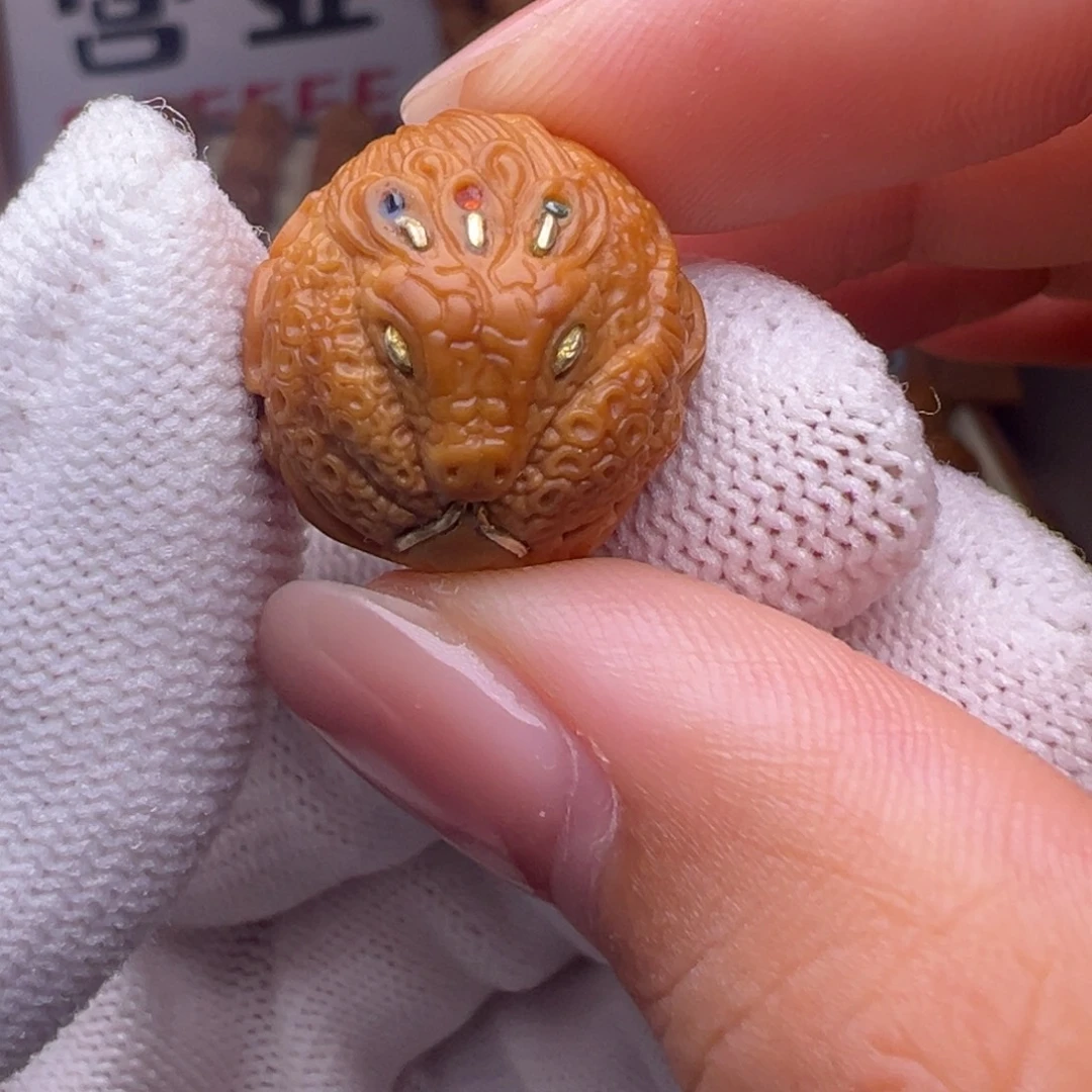 把件猴头核桃镶嵌款灵蛇全品有正常封口线