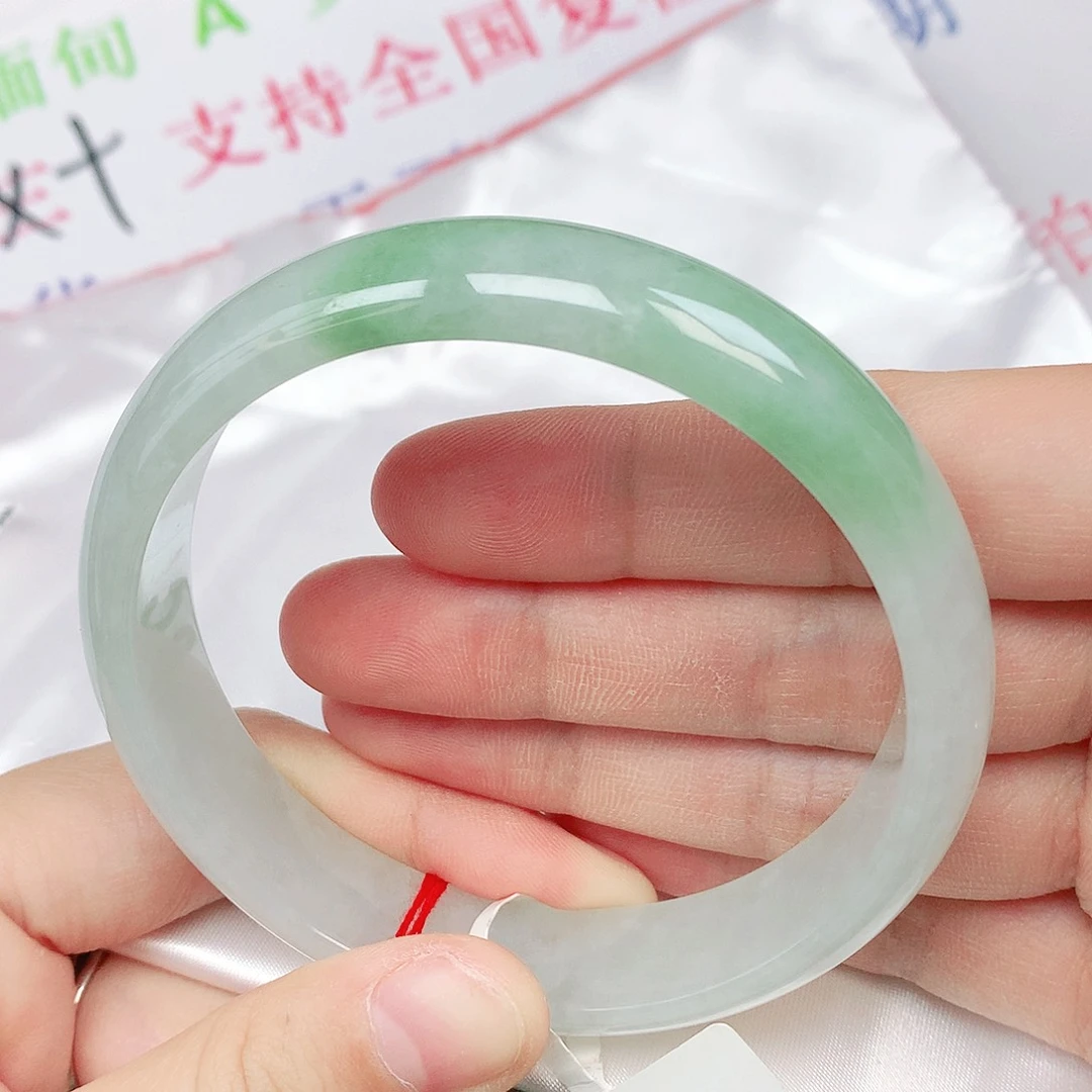 翡翠手镯未镶嵌抖音589