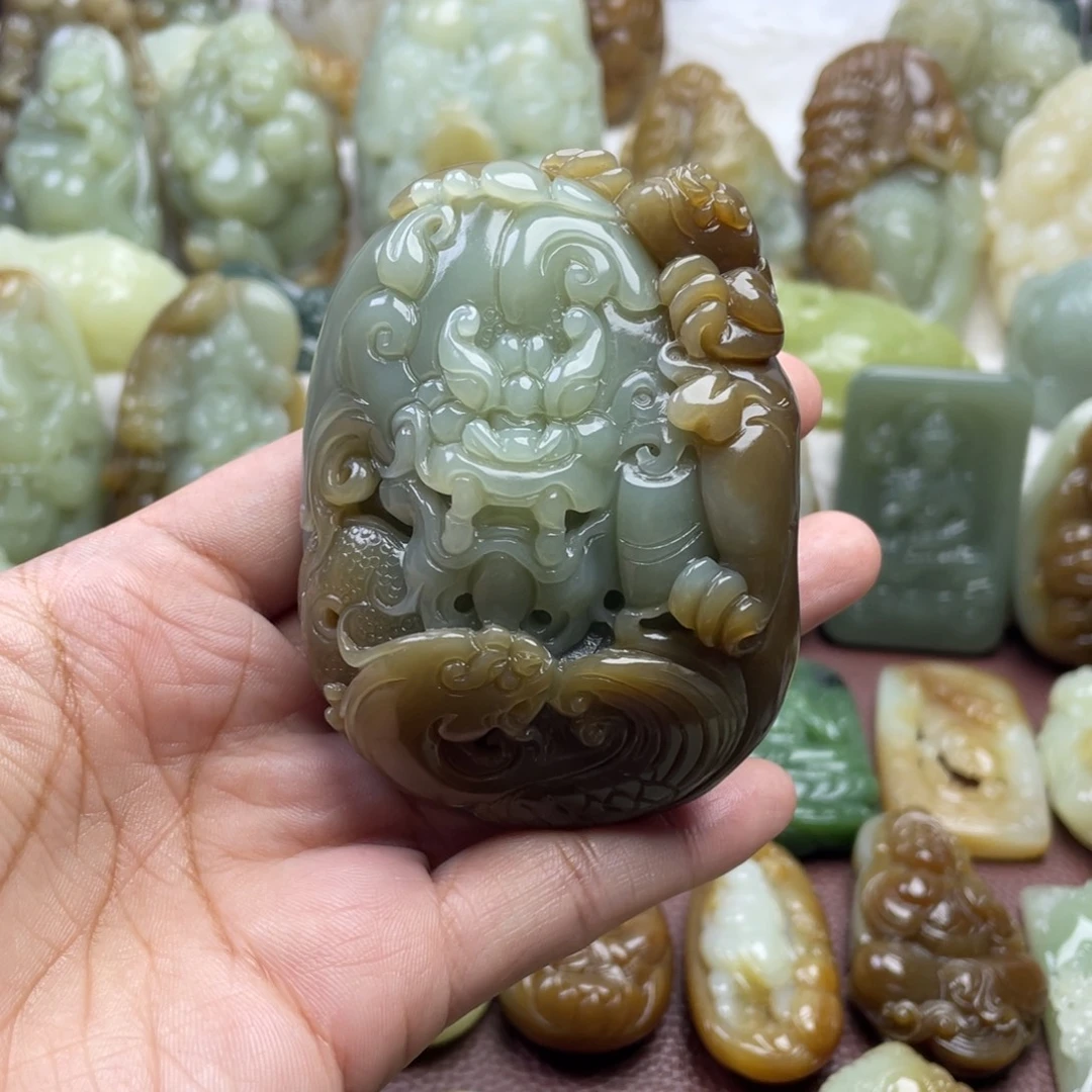 和田玉未镶嵌颈饰