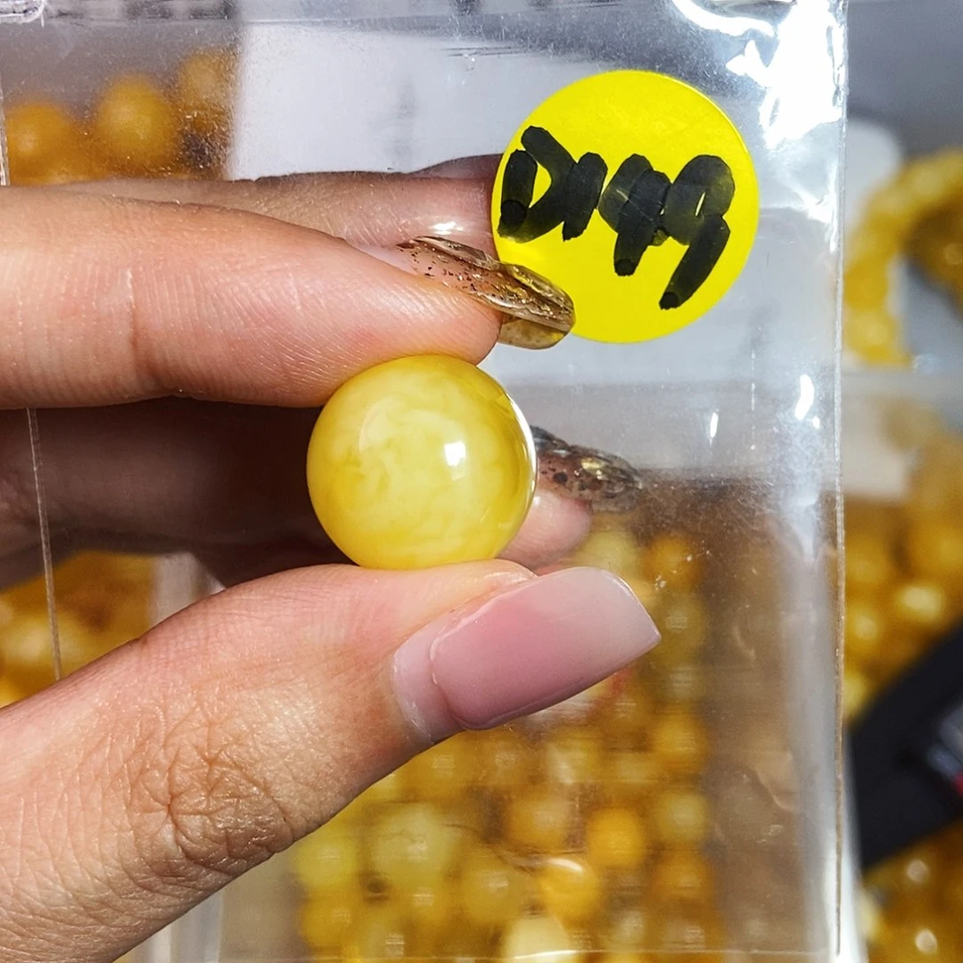 未镶嵌蜜蜡裸石天然蜜蜡微瑕圆珠15.6