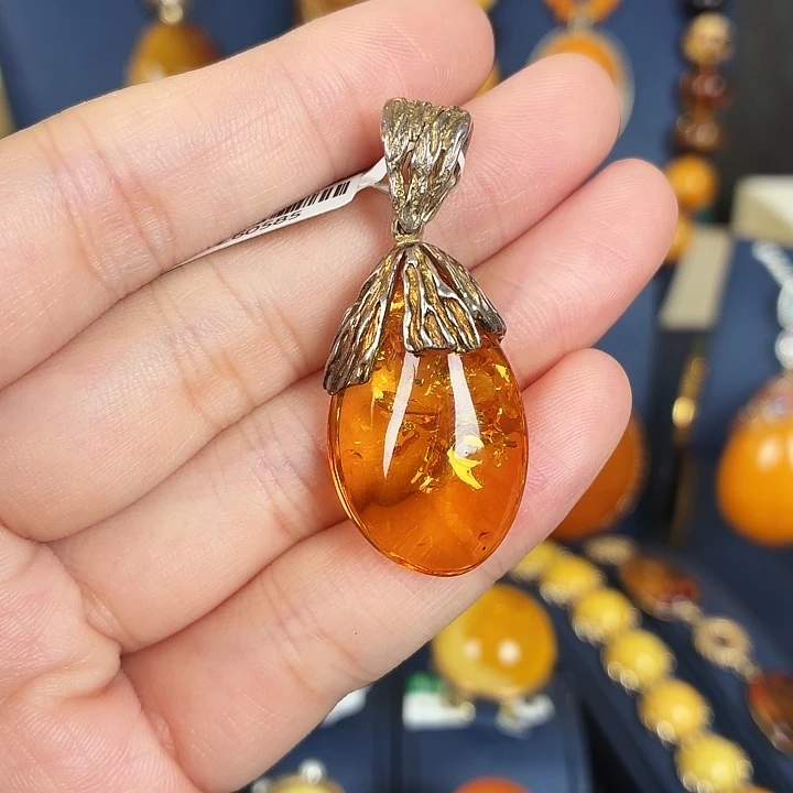 琥珀银S925镶嵌颈饰