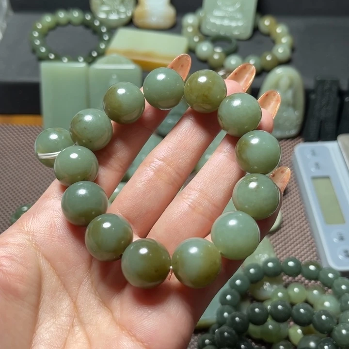 未镶嵌和田玉（糖玉）挂件一*