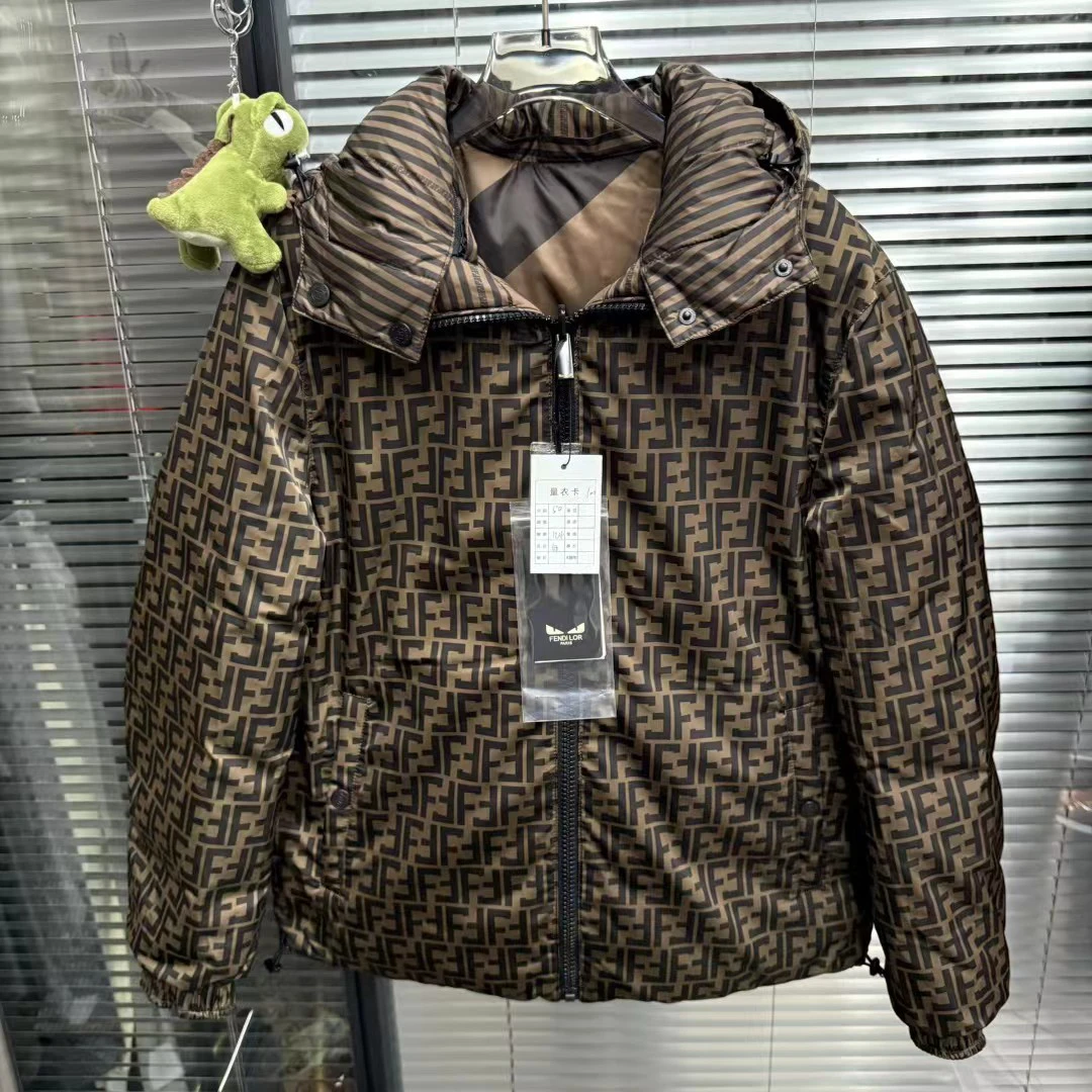 未使用 AMIPARIS Fendi lor 芬迪小怪兽双面羽绒服 46～56码