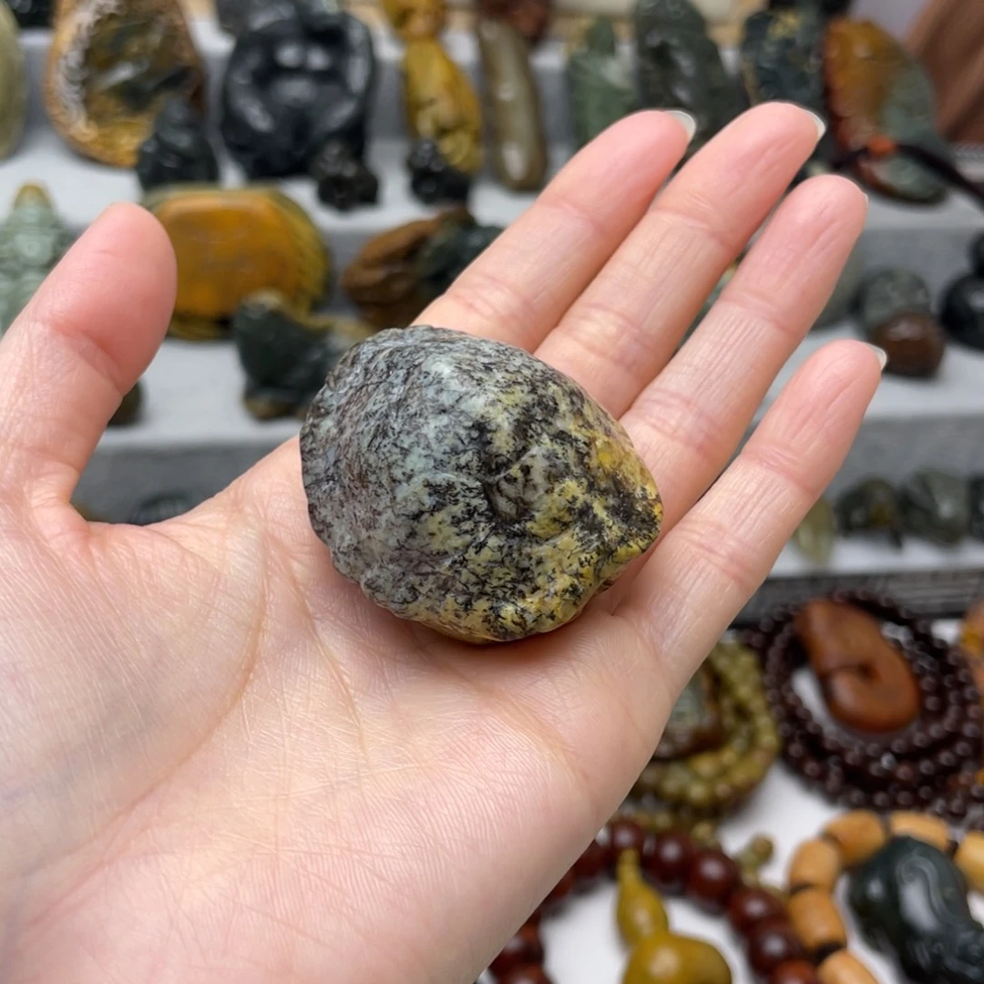 岫岩河磨玉（透闪石质玉）未镶嵌把件