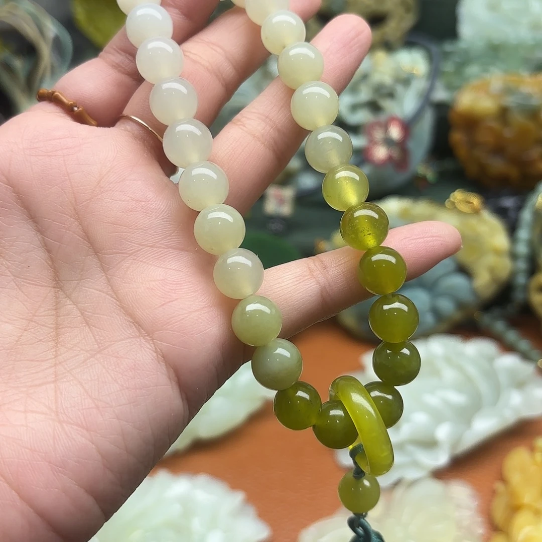 蛇纹石玉未镶嵌颈饰