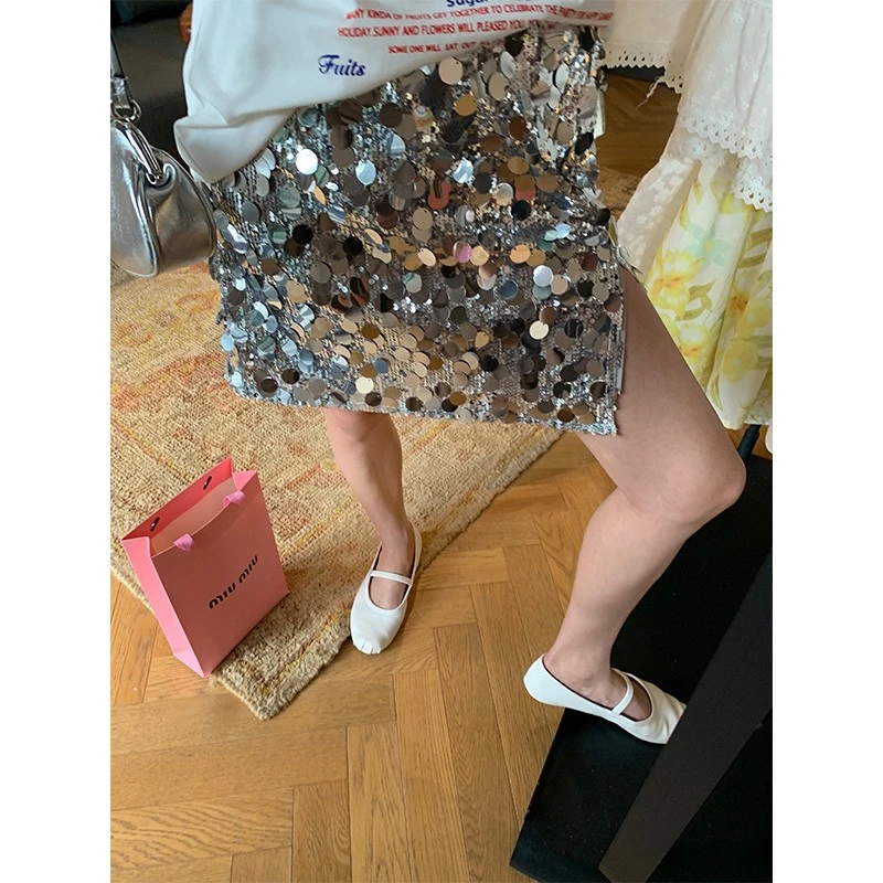 落落狷介春夏半身裙穿搭2024年新款银色亮片设计感小众半裙包臀裙