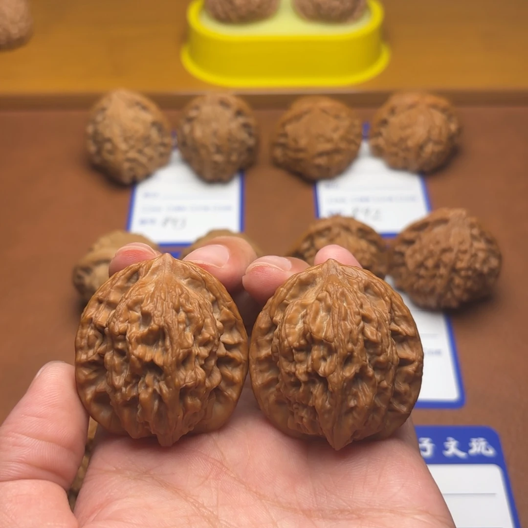 文玩核桃把件42虎头611