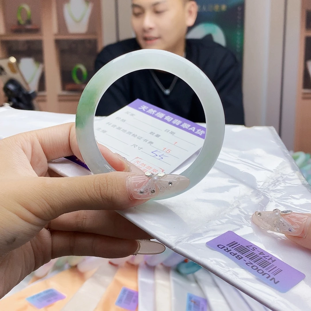 翡翠手镯未镶嵌7789999999999999999