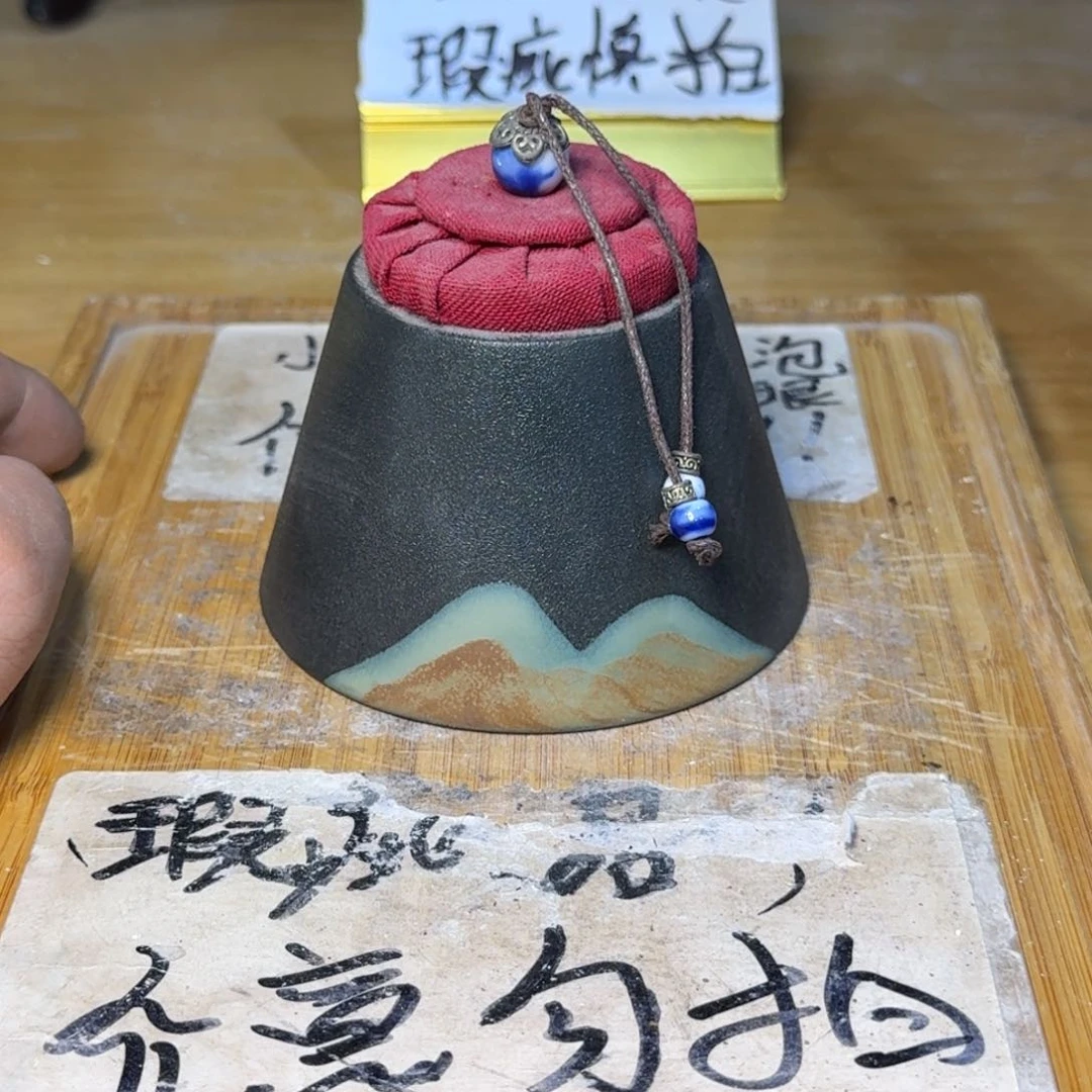 微瑕疵介意勿拍陶瓷器S829