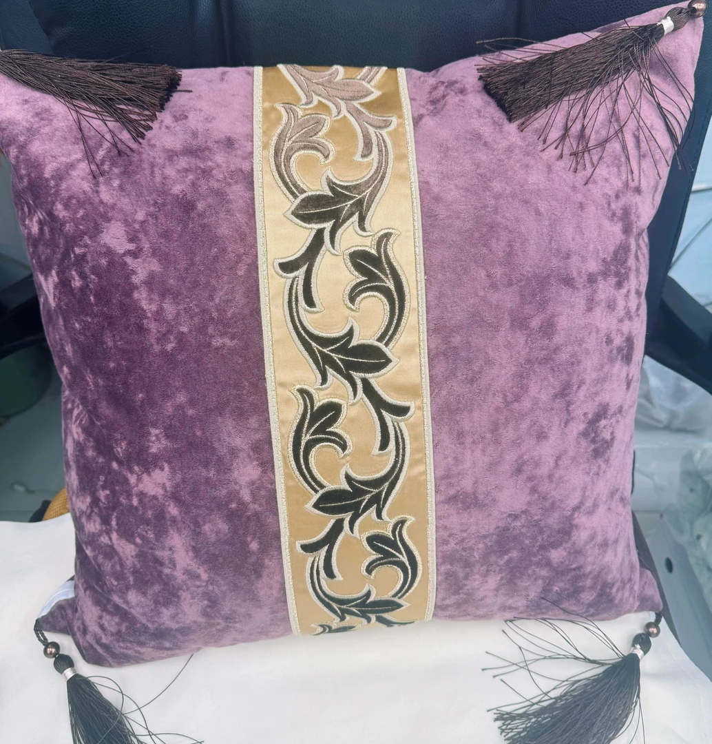 45*45抱枕套双面水貂绒绣花（不含芯）