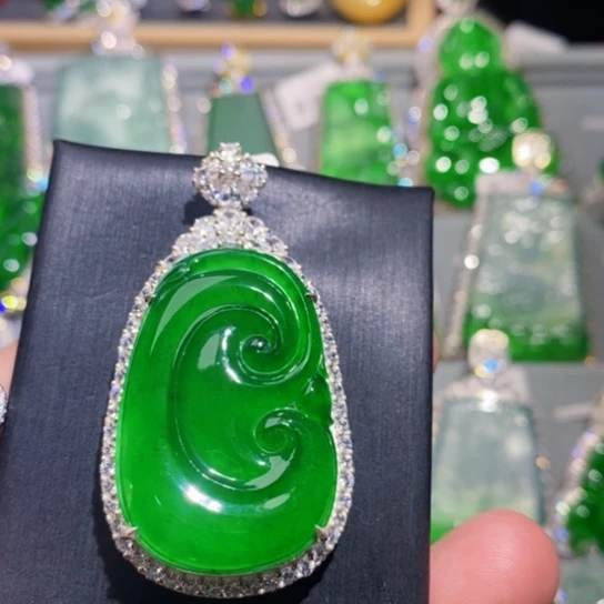 翡翠未镶嵌颈饰吊坠22