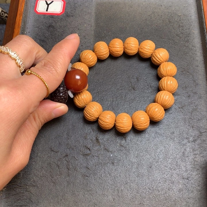 猴头核桃吊坠一*烟菩提