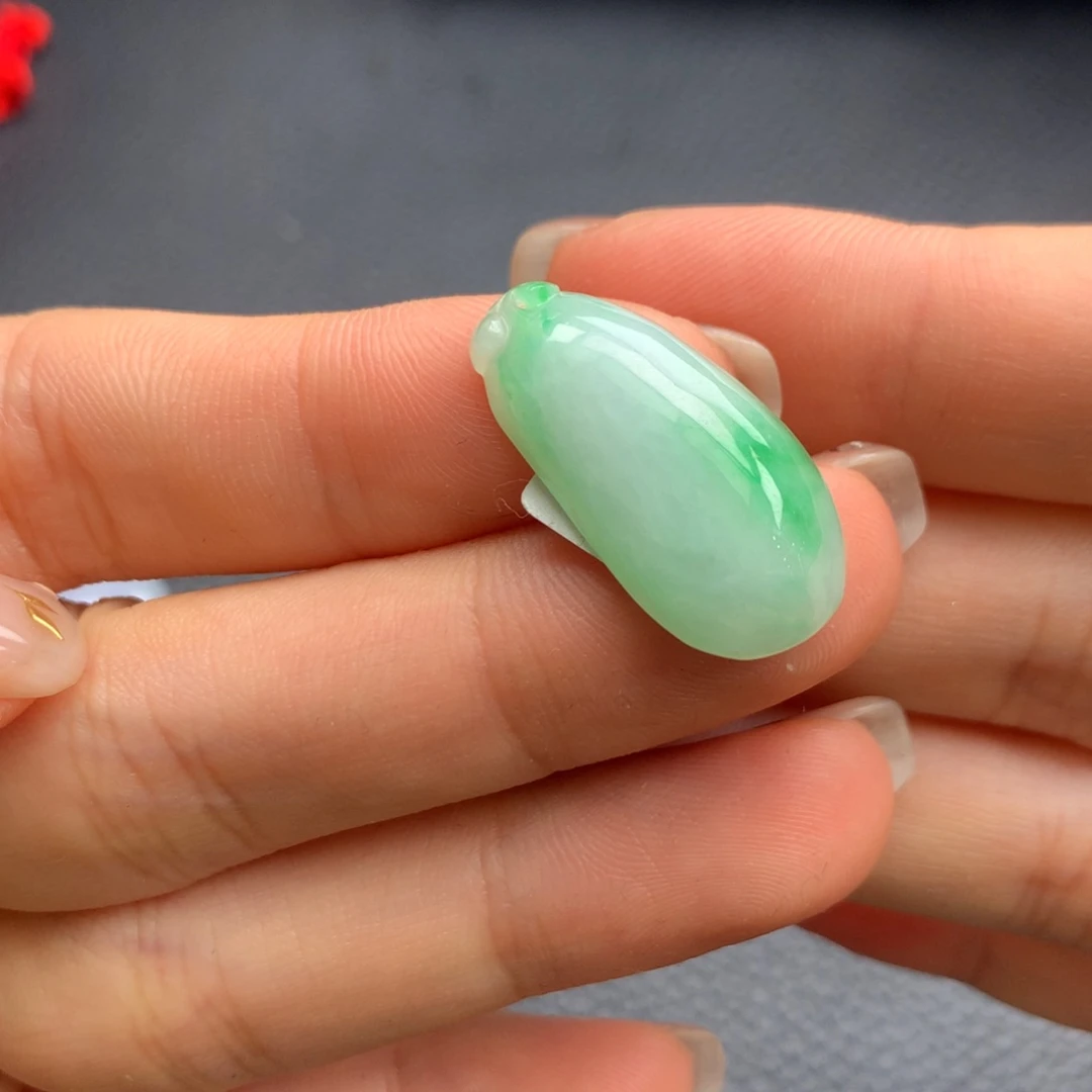 三***我翡翠未镶嵌颈饰翡翠饰品