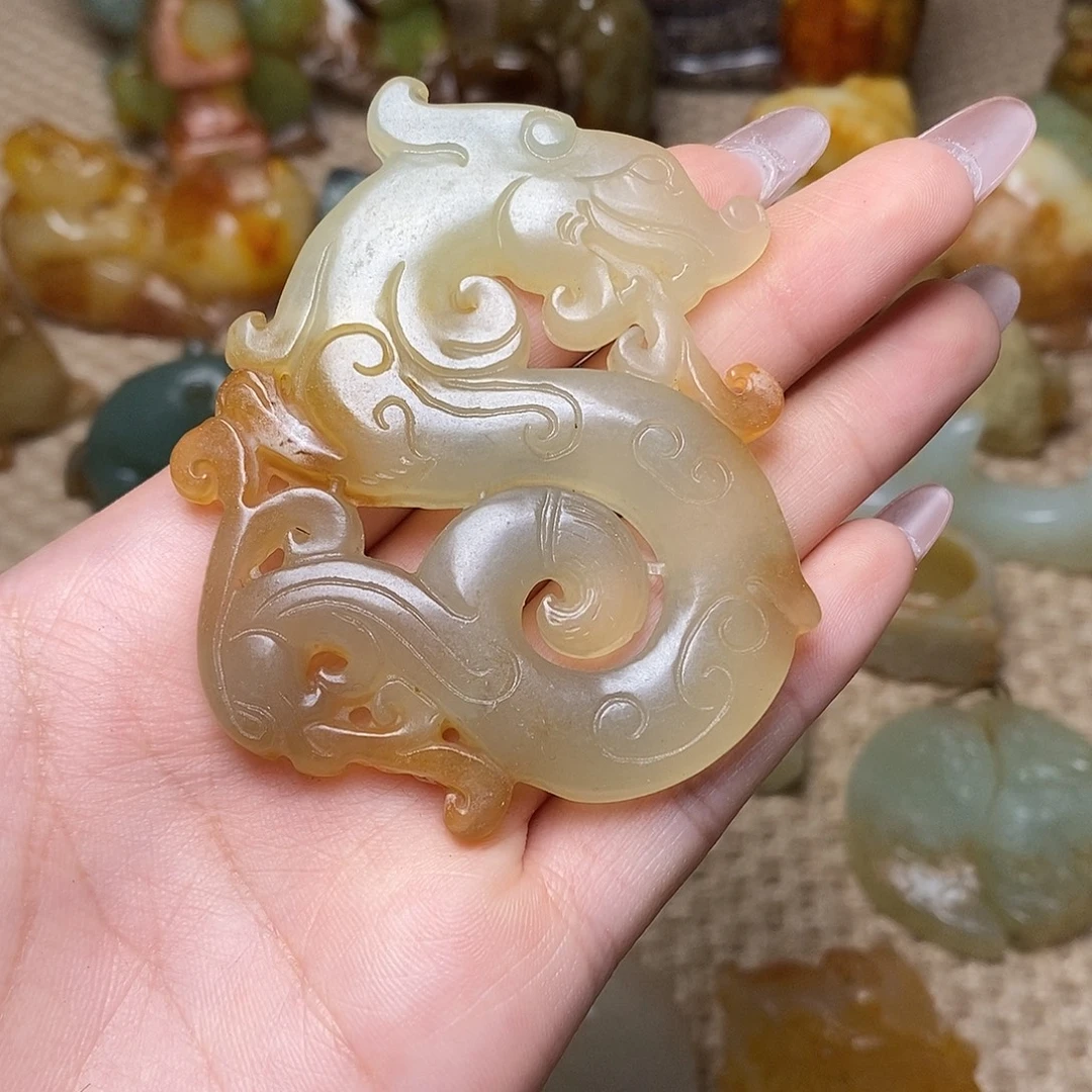 未镶嵌蛇纹石玉颈饰