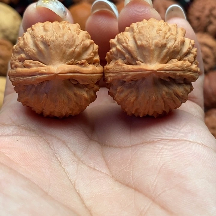 核桃精品文玩核桃手捻荔枝纹