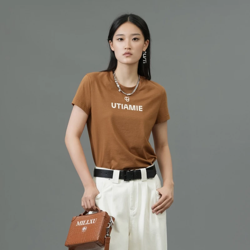 UTI咖色短袖T恤UK140106009