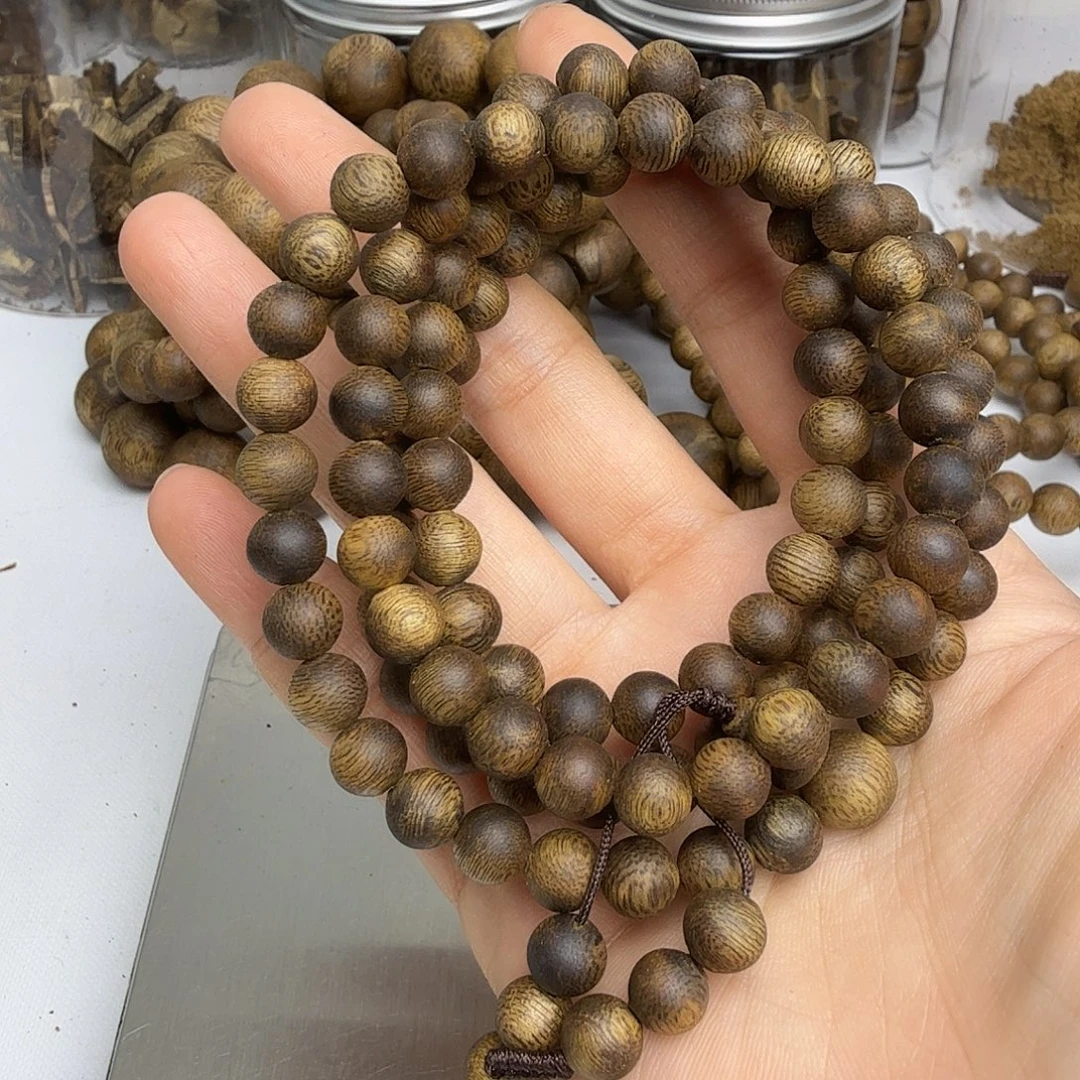 向***微沉香手串0.7规格的18克+