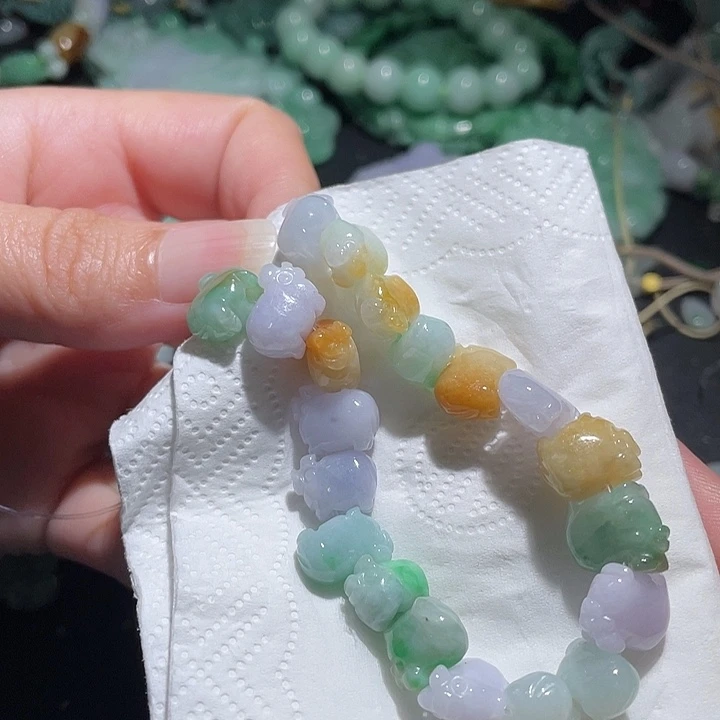 颈饰未镶嵌翡翠天